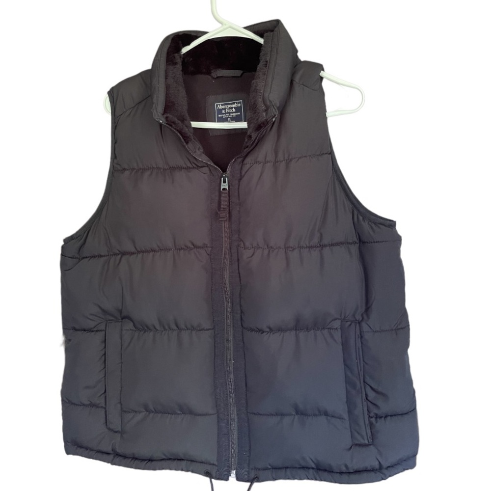 Women’s Down Vest XL Abercrombie and Fitch Black Faux Fur Neck
